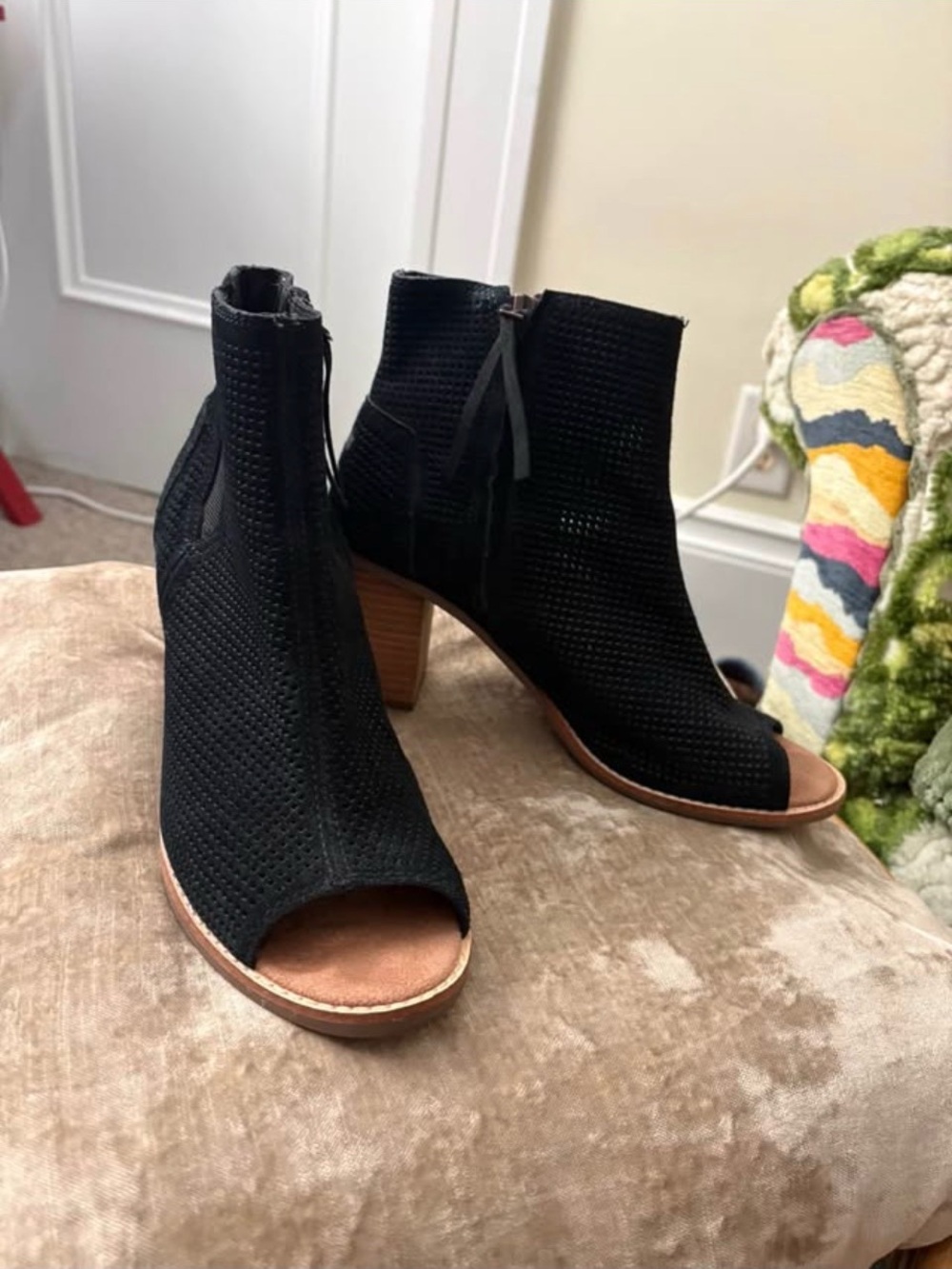 TOMS Black Peep-Toe Perforated Upper Ankle Zipper Boots sz 9